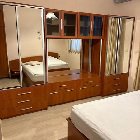 Primorskii Park Apartman *