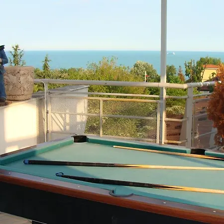 Primorskii Park Apartman *